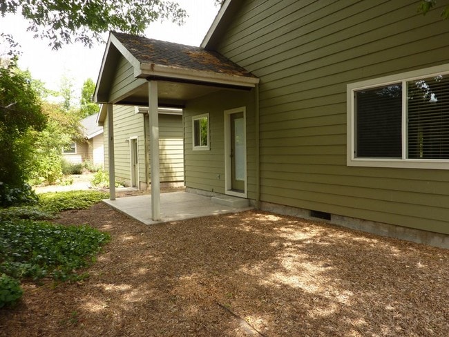 Building Photo - Central Point 3-bedroom Home