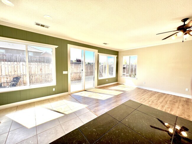 Building Photo - 144 Gold Nugget Dr