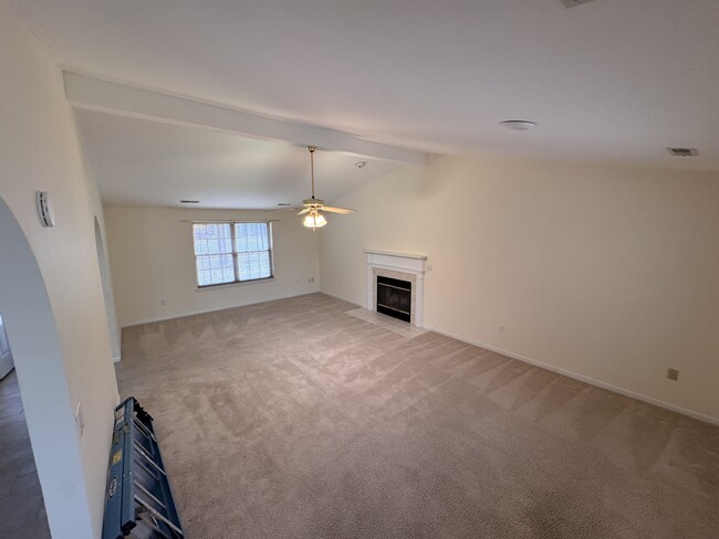 Building Photo - 2120 Limerick Ln