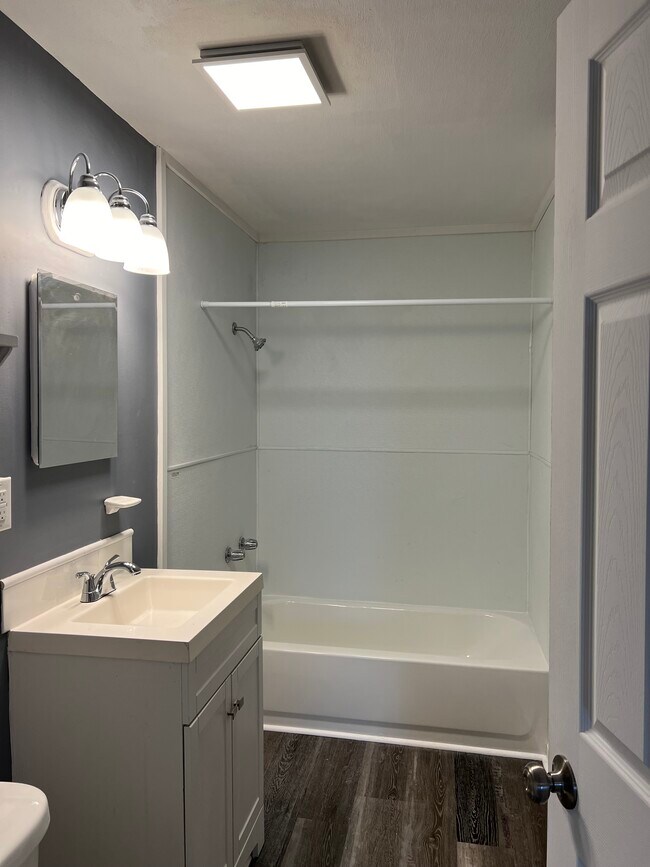 Bathroom - 206 Tompkins St