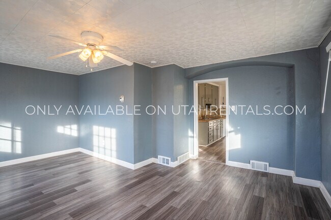 Building Photo - 1075 Jeremy St