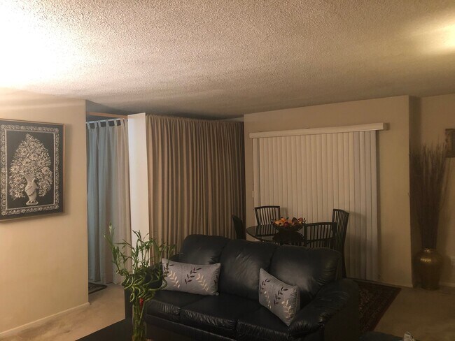Foto del edificio - 10930 Palms Blvd