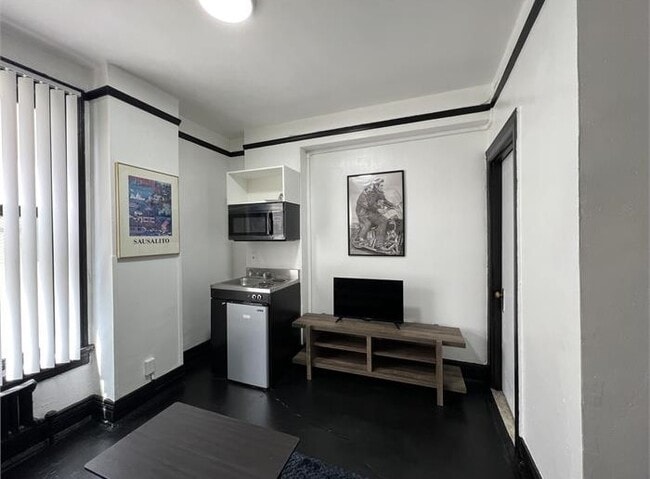 Building Photo - Alexandria Apartments