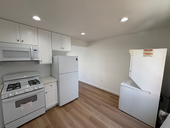 Building Photo - 1103 S Hobart Blvd