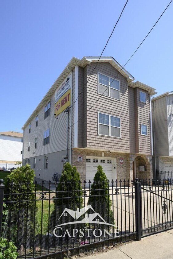 Foto principal - 0 bedroom in Newark NJ 07105