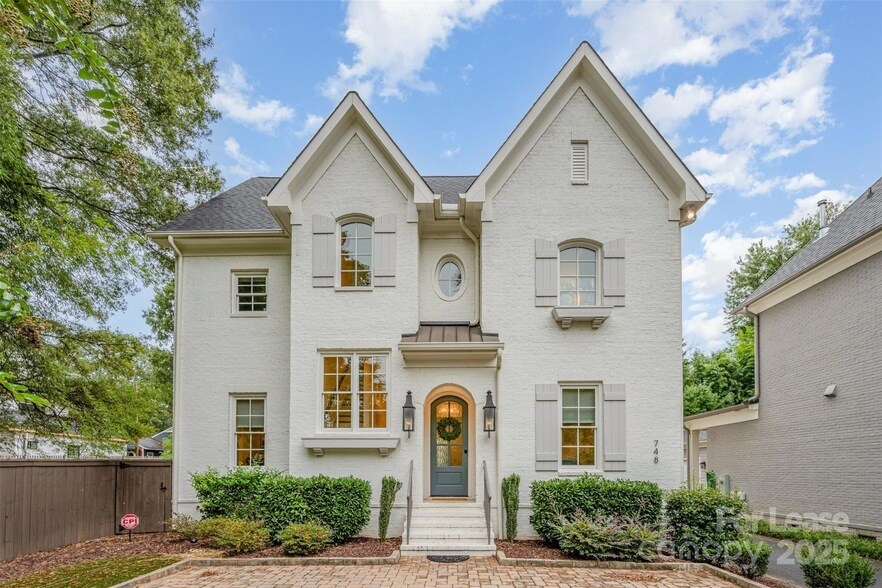 Foto principal - 748 Ellsworth Rd