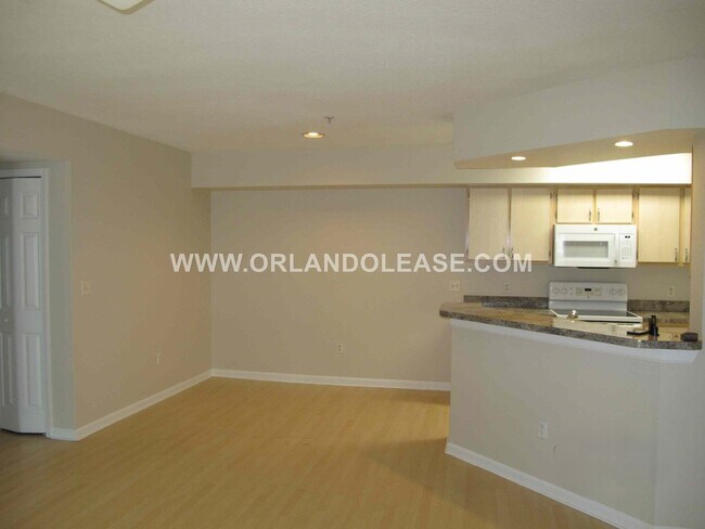 Foto del edificio - Beautiful 3bd/2ba Condo In Waterford Lakes