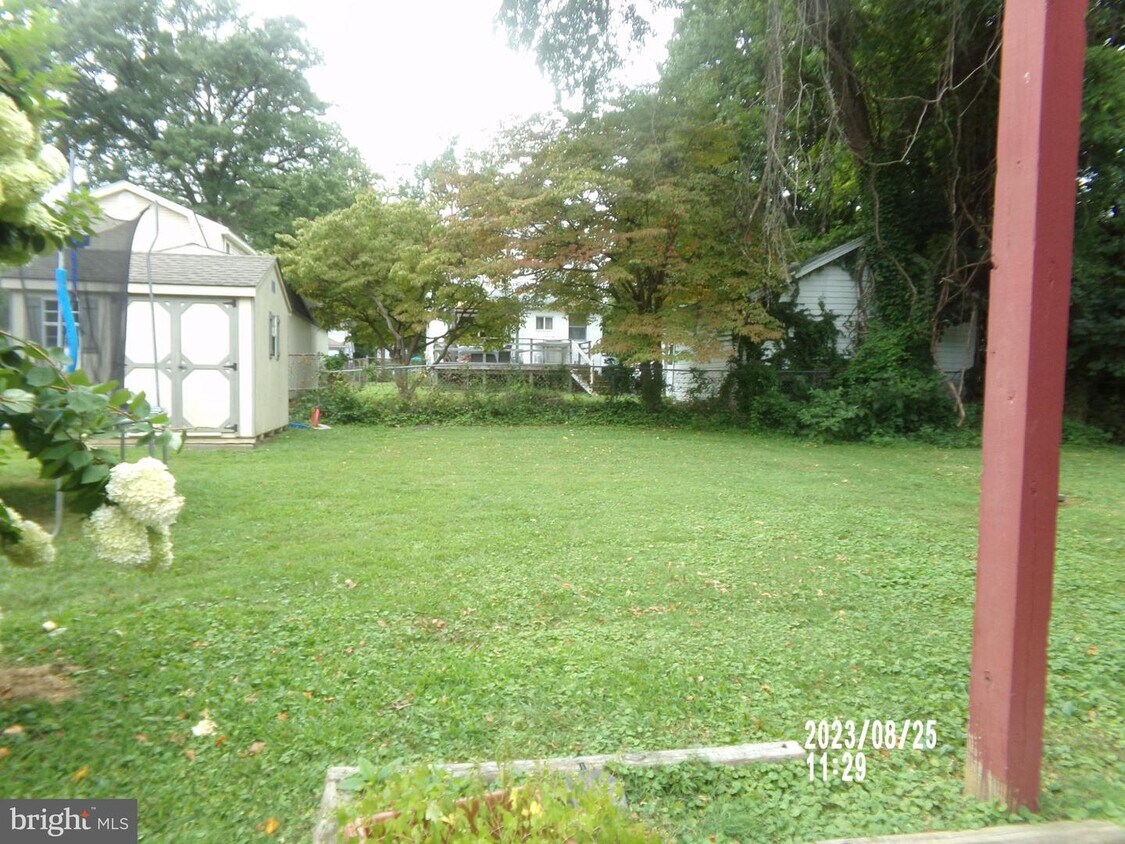Primary Photo - 232 E Avon Rd