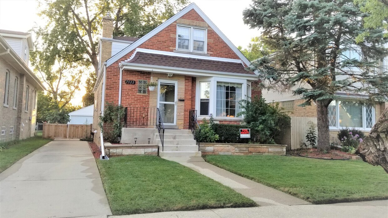 Primary Photo - 7522 Kolmar Ave