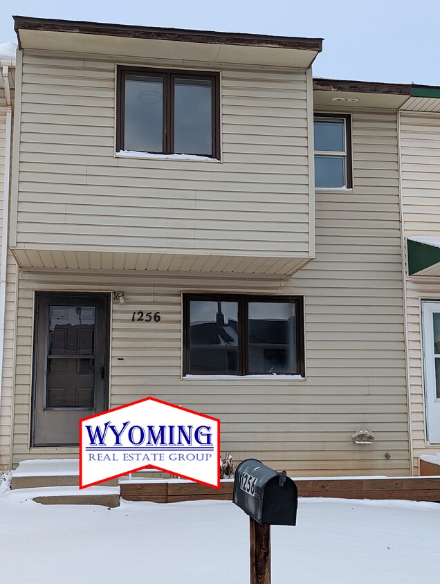 Primary Photo - 1256 N 18th St