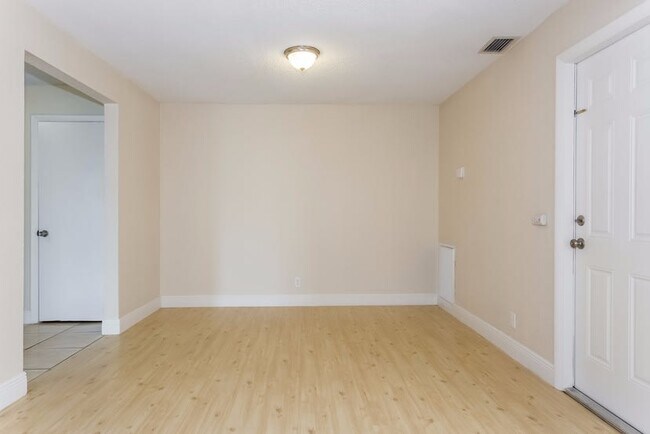 Building Photo - 225 NW 78th Ter