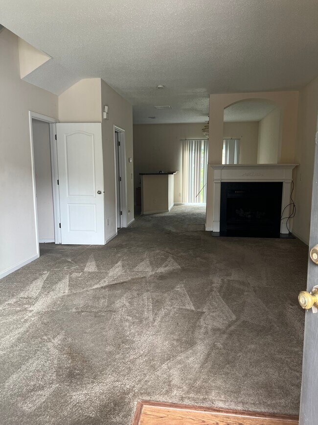 Foto del edificio - 2251 Bayrose Cir