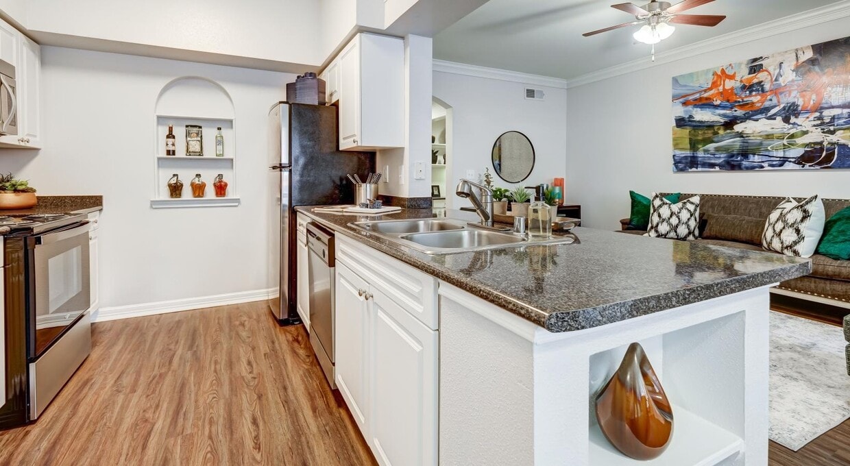 Live Artfully in the Museum District - Live Artfully in the Museum District