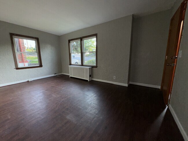 Building Photo - 2910 Boudinot Ave