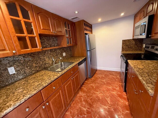 Foto del edificio - 900 Bay Dr