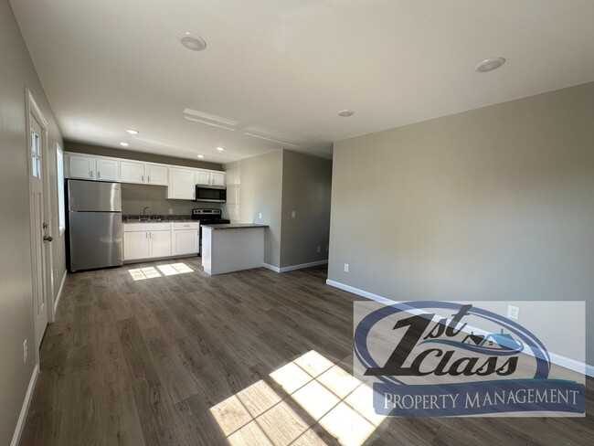 Building Photo - 112 Evergreen Pl