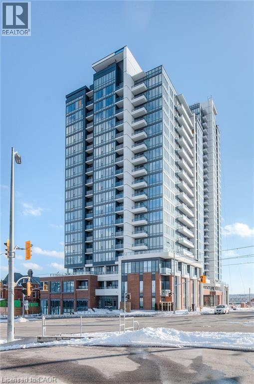 Building Photo - 5 Wellington St S