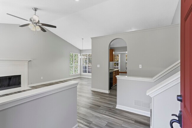 Building Photo - 7380 Hunters Ridge Dr