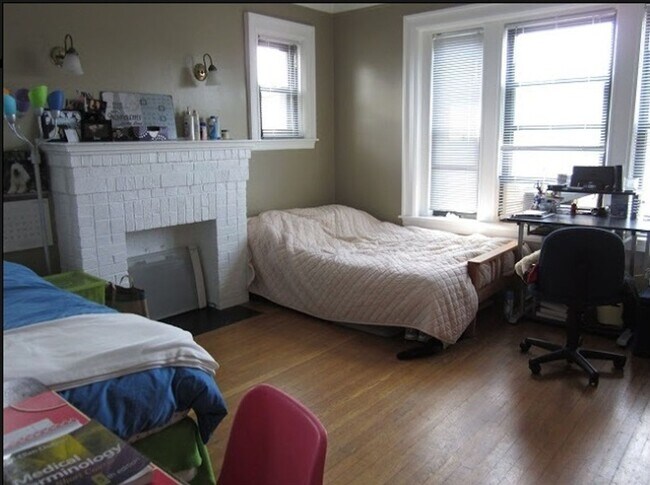 Foto del edificio - Fenway Apt near BU Campus and T!  Ht & HW Included!  $500 Utilities Rebate w Promo