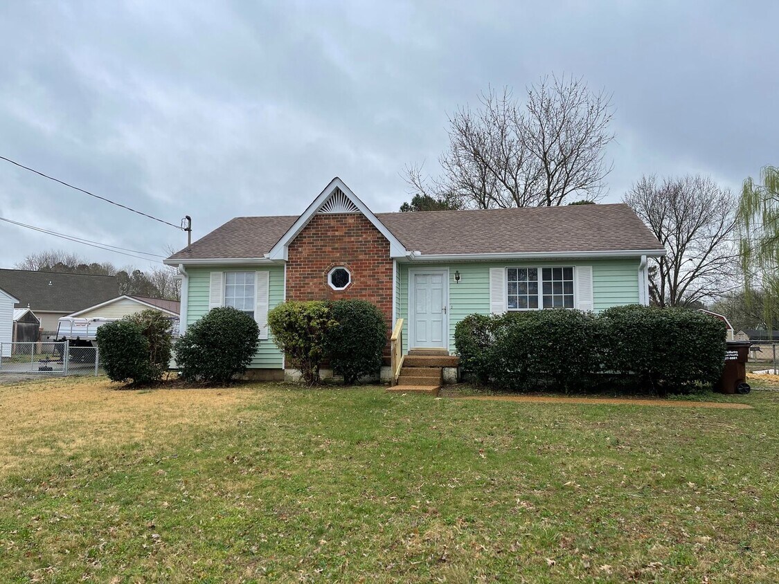 Primary Photo - Clean and Casual Home for Lease