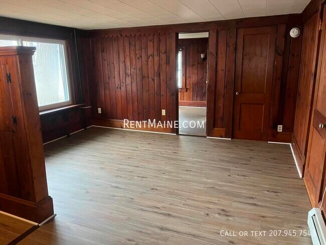 Building Photo - 32 Coombs St