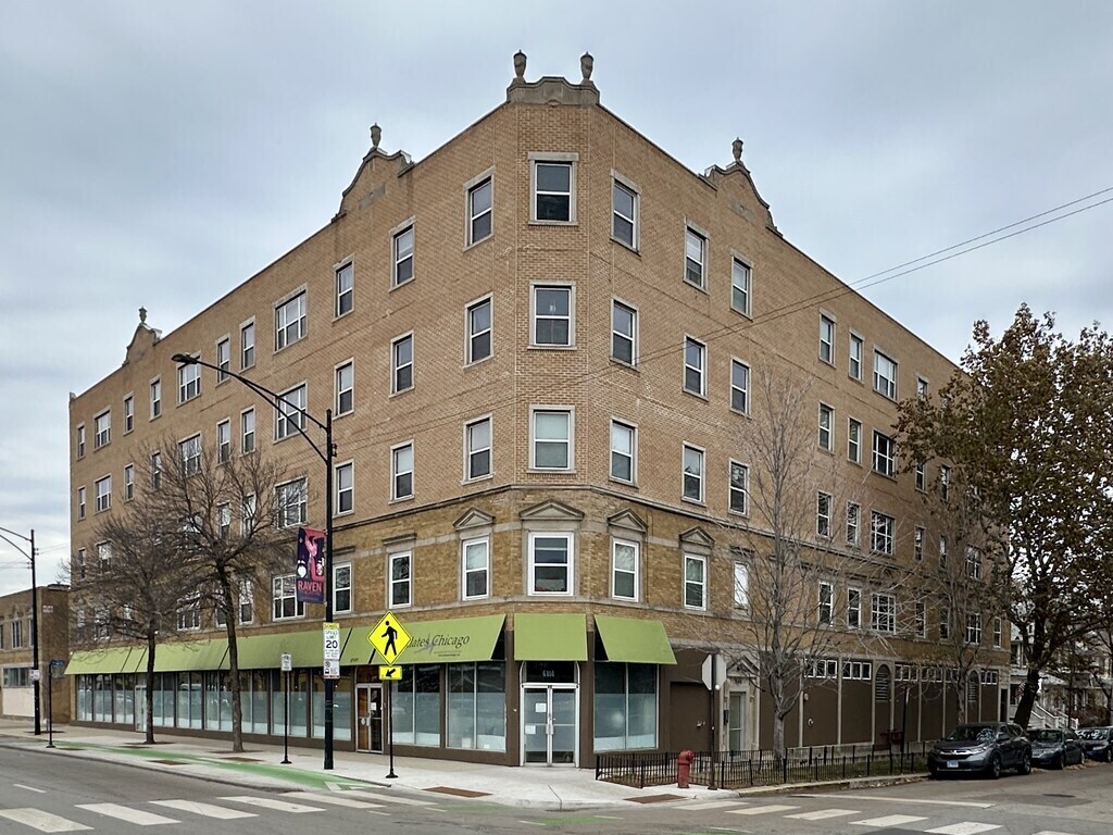 Primary Photo - 1544 W Glenlake Ave