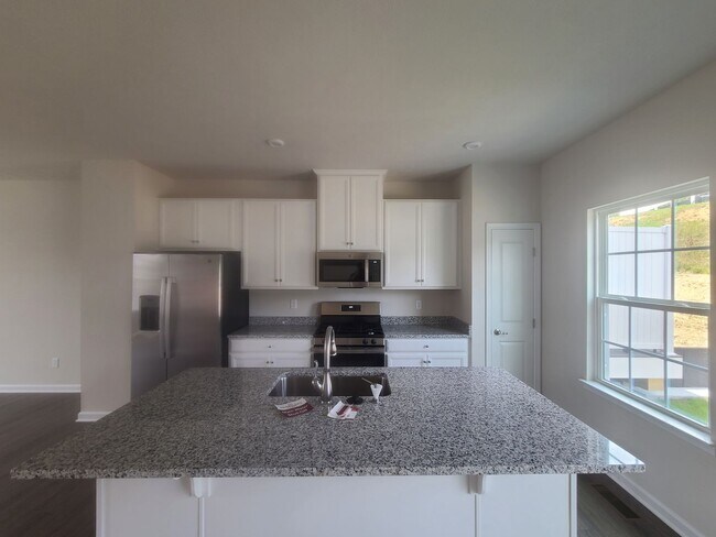 Building Photo - Brand New 3 Bedroom, 2.5 Bathroom Townhome, Available 08/05/26