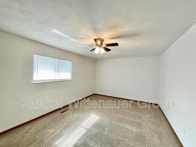 Foto del edificio - 156 Marion Dr