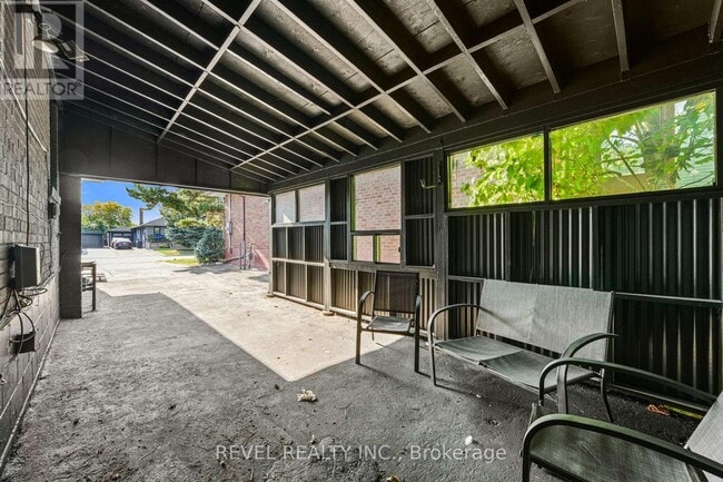 Building Photo - 63 Crosland Dr