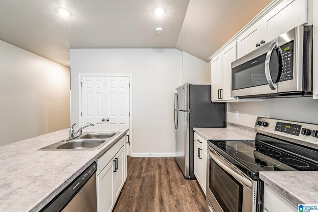 Building Photo - 145 Jonathan Dr