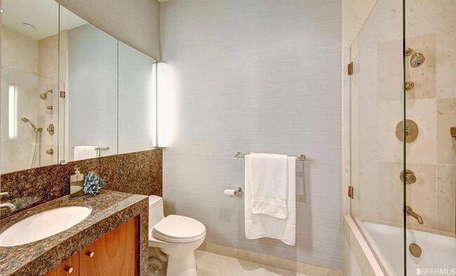 Foto del edificio - Macondray Lane - 2 Bedroom + Garage + Balc...