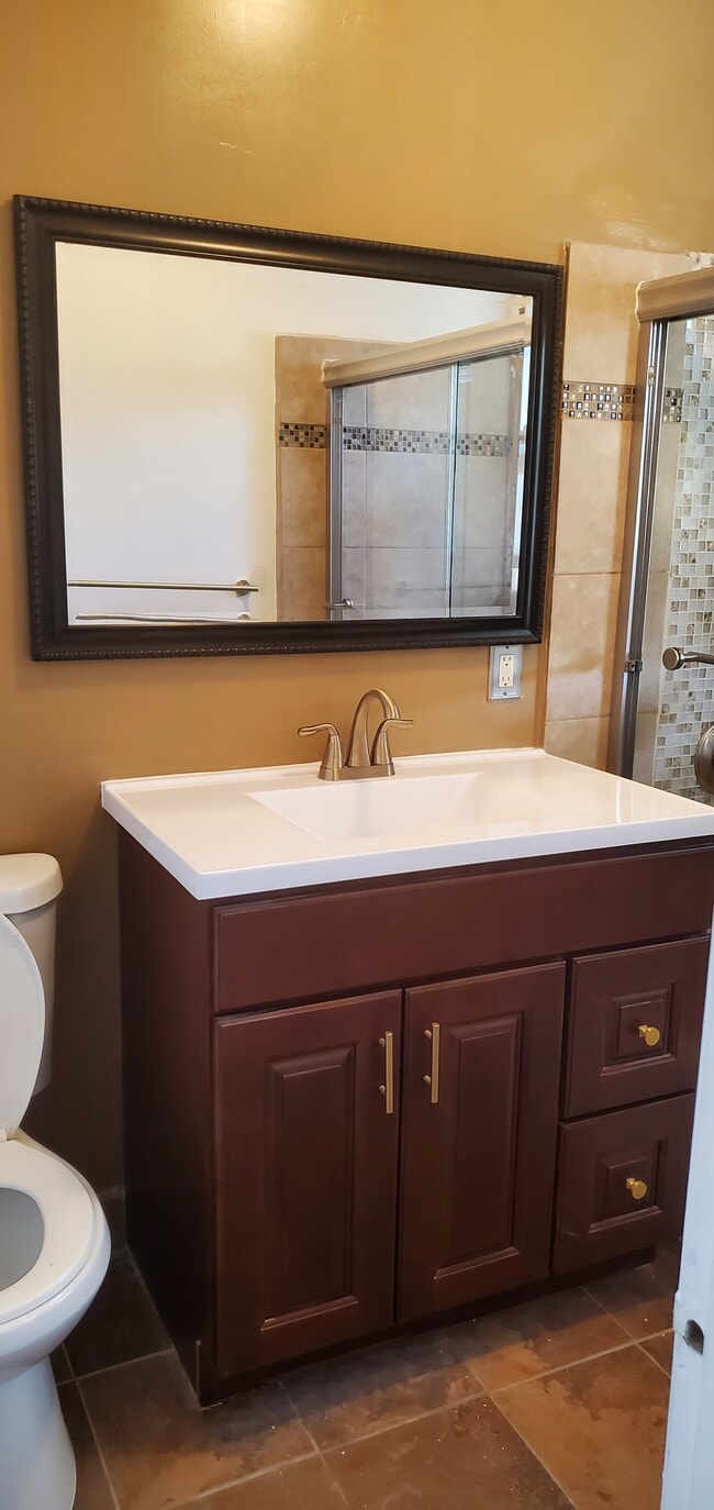 Foto del edificio - 8233 Crenshaw Blvd