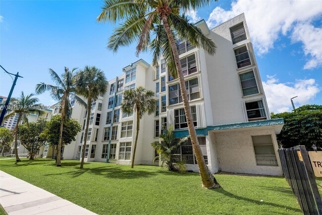 Building Photo - 17620 Atlantic Blvd