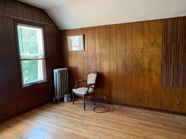 Building Photo - 35 Leete St