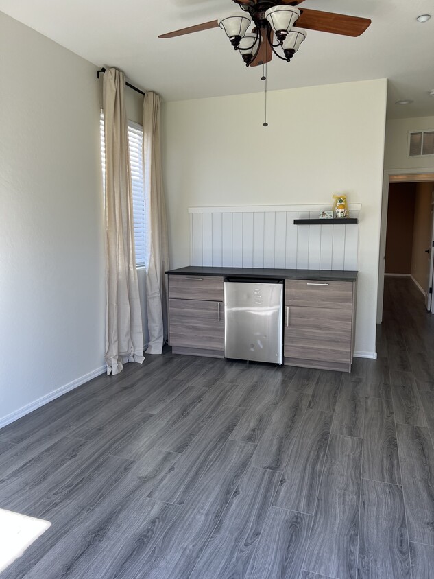 Kitchenette - 12127 W Lone Tree Trl