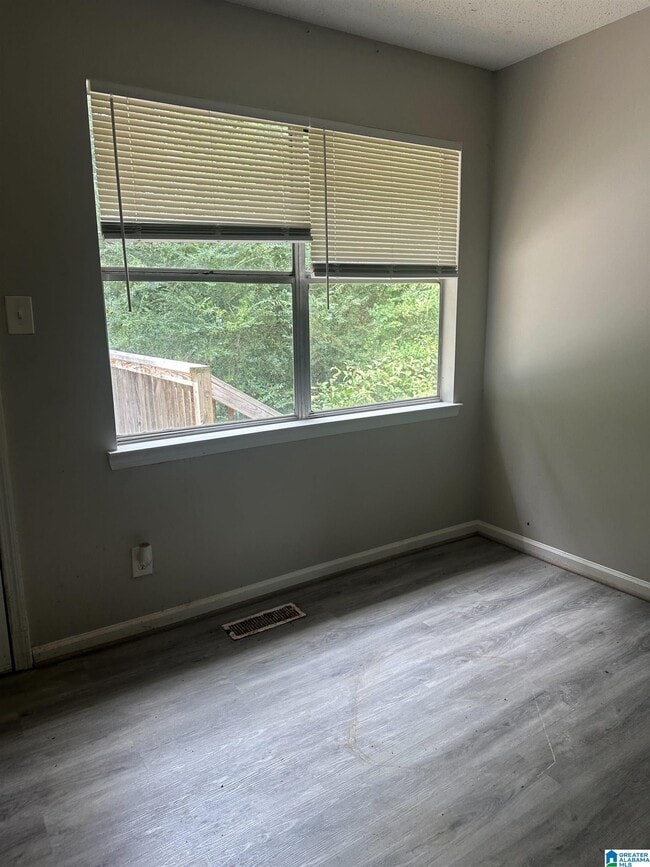 Building Photo - 1824 Dry Creek Cir