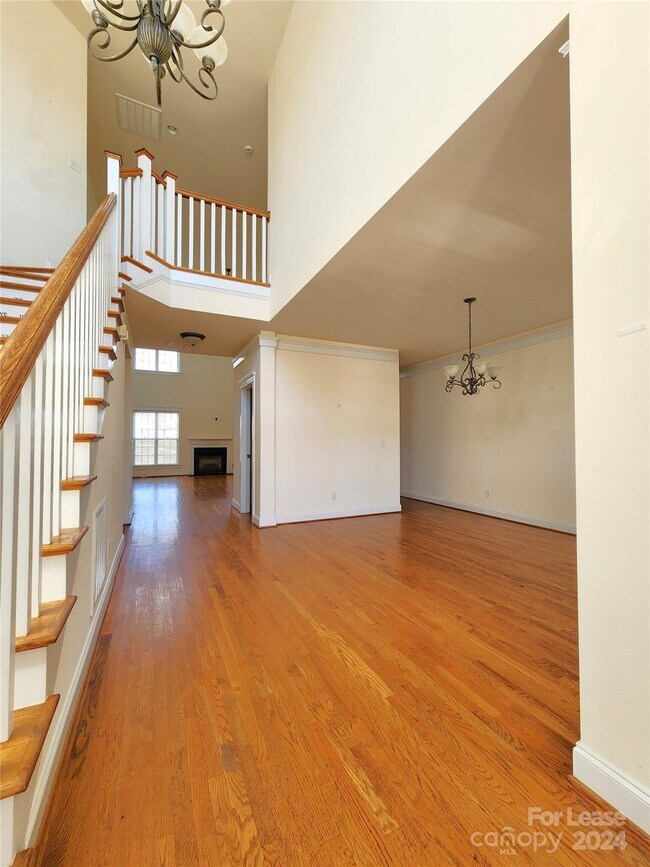 Foto del edificio - 2701 White Pines Court