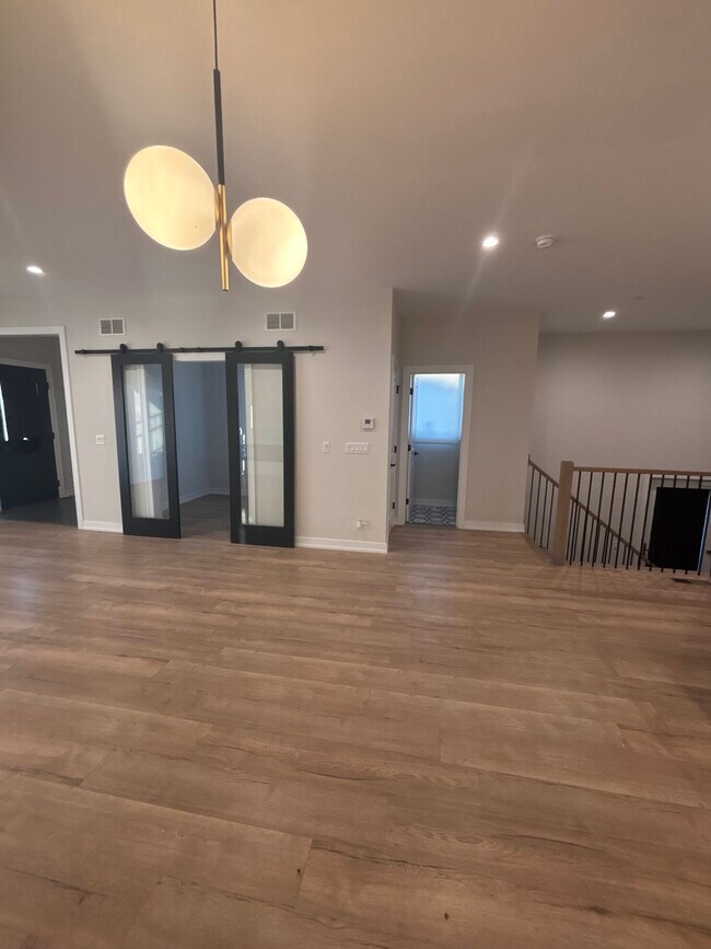 Foto del edificio - 6853 W Belmont Ave