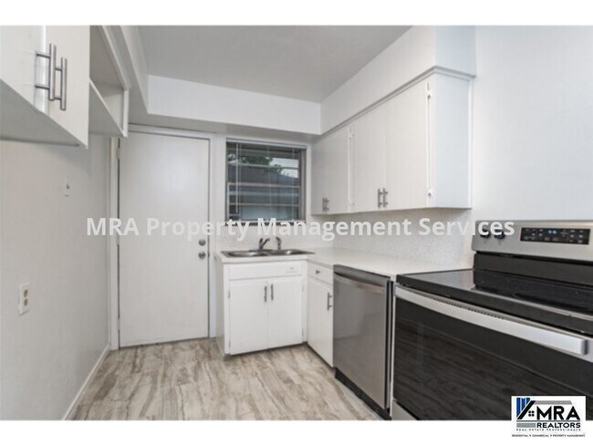 Foto del edificio - Charming 2 Bed 1 bath Duplex