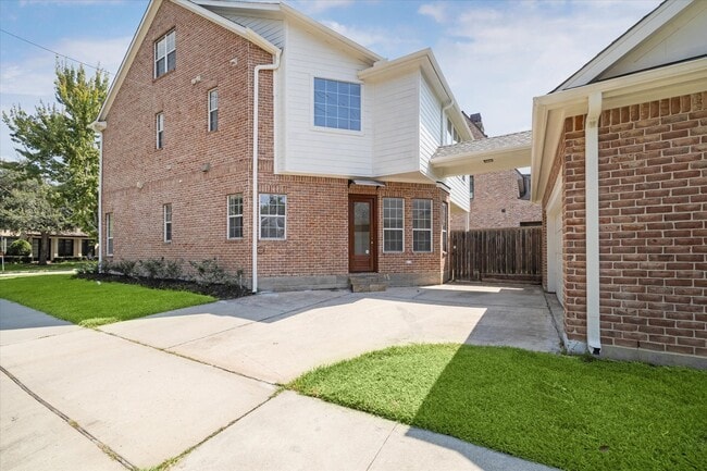 Building Photo - 4235 Villanova St