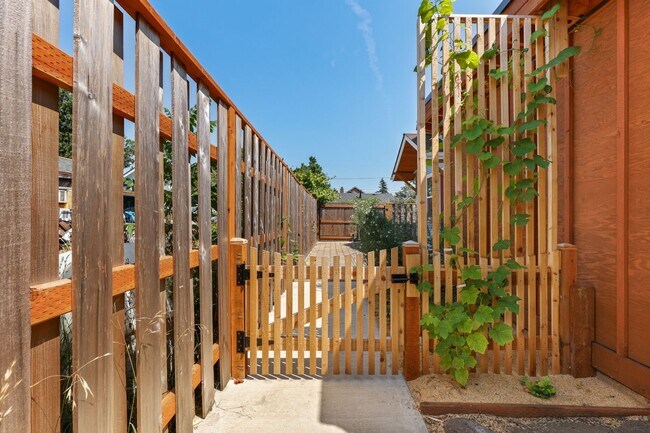 Foto del edificio - 4030 SE 62nd Ave