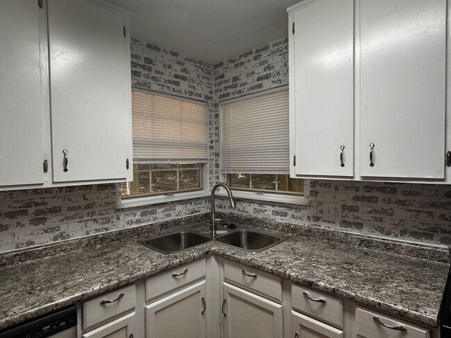 Photo - 2753 Faringdon Dr House