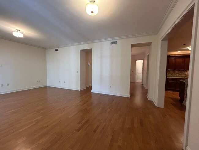 Building Photo - 5194 Lexington Club Cv