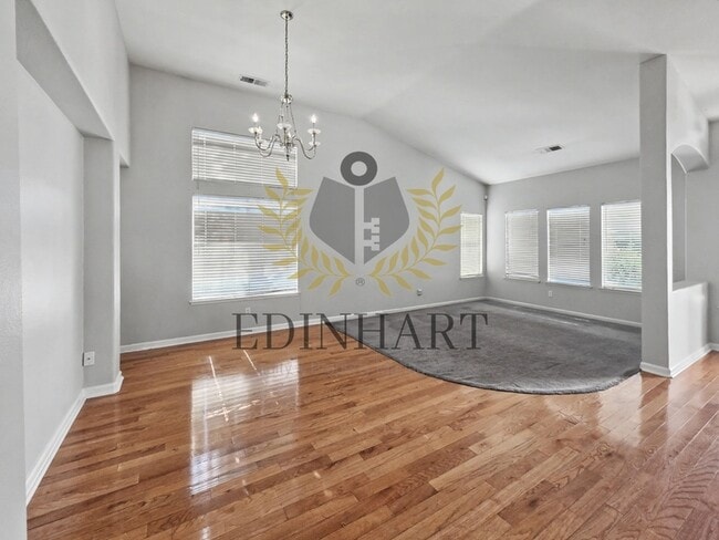 Foto del edificio - 5774 N State St