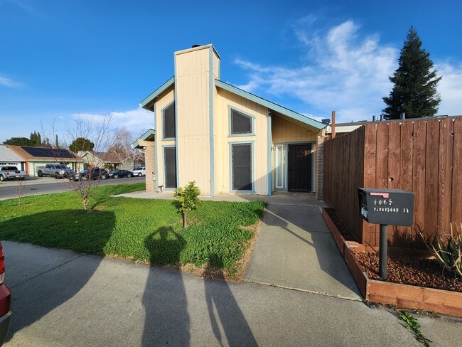 Building Photo - 1376 Eaglerock Pl