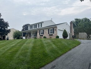Building Photo - 2440 Douglas Dr