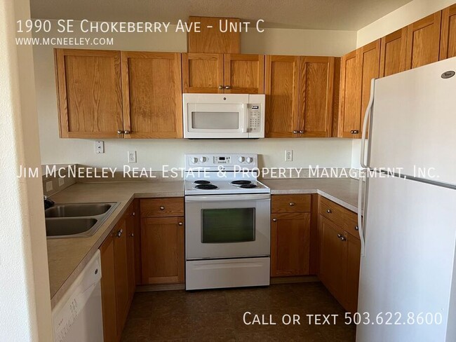 Foto del edificio - Sorry, no pets! 2 Bed/ 1 Bath Upper Level ...