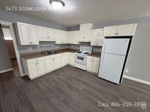 Building Photo - 3473 Stoneleigh Ave