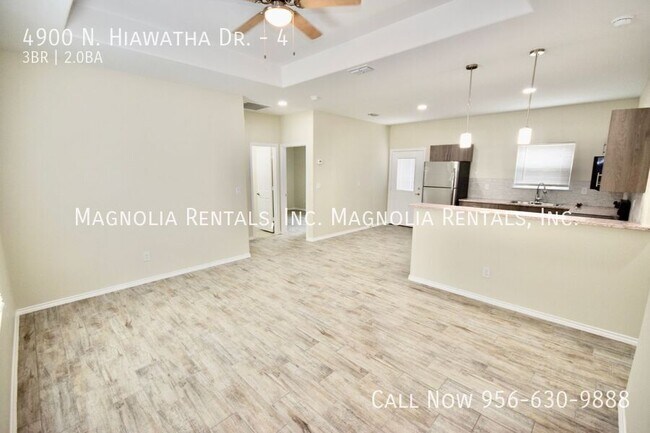 Foto del edificio - 4900 N Hiawatha Dr