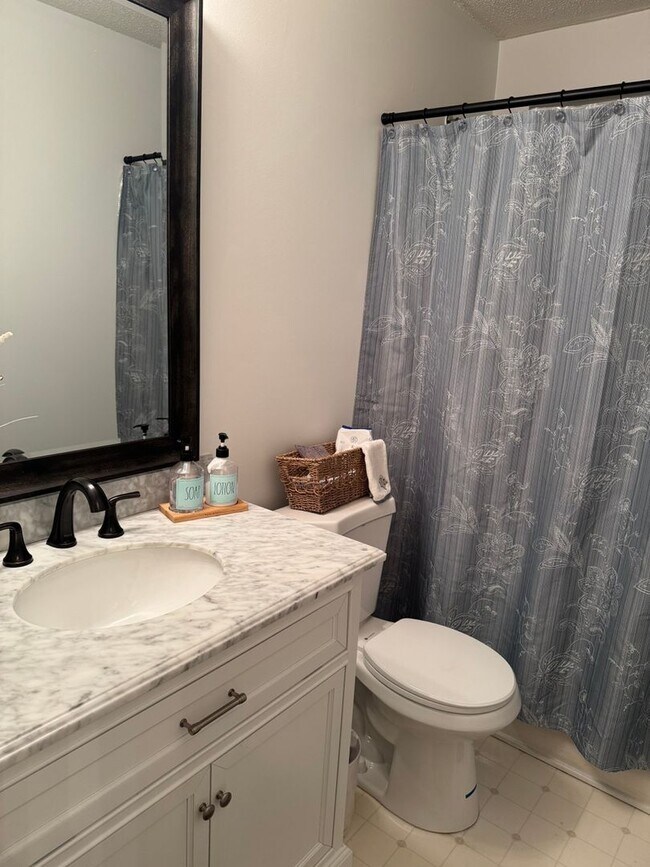 Building Photo - Charming 3BR House in Browns Summit
